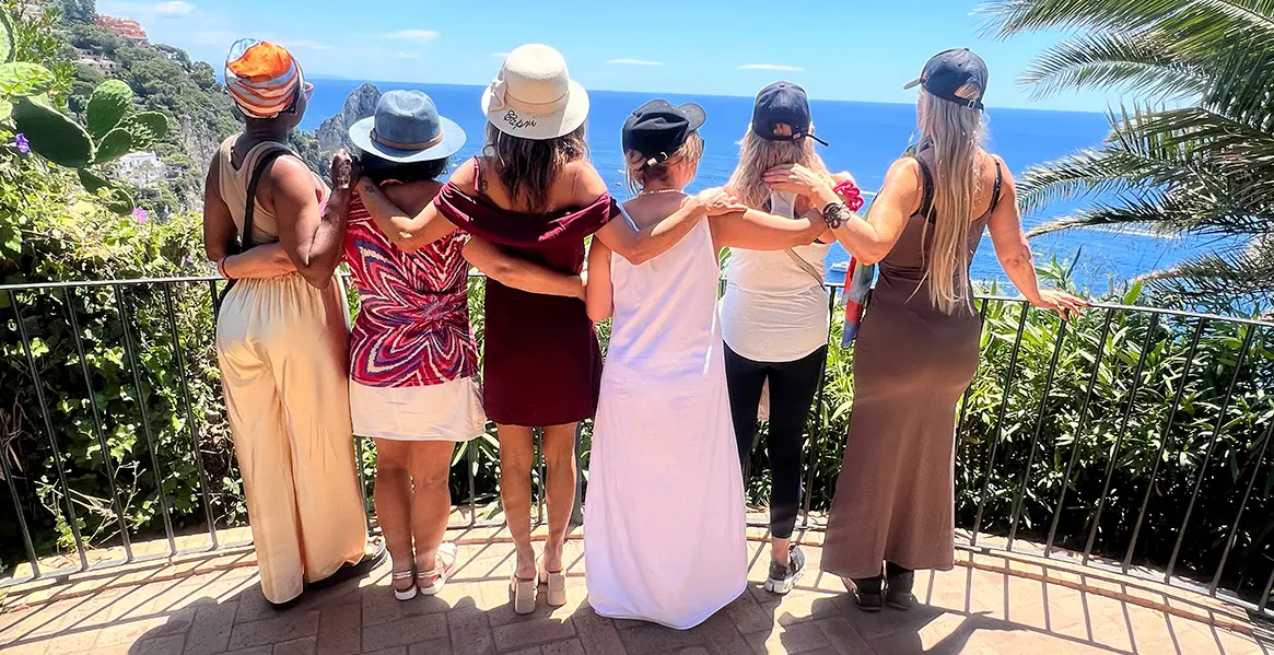 Foto grupal previo al paseo en velero